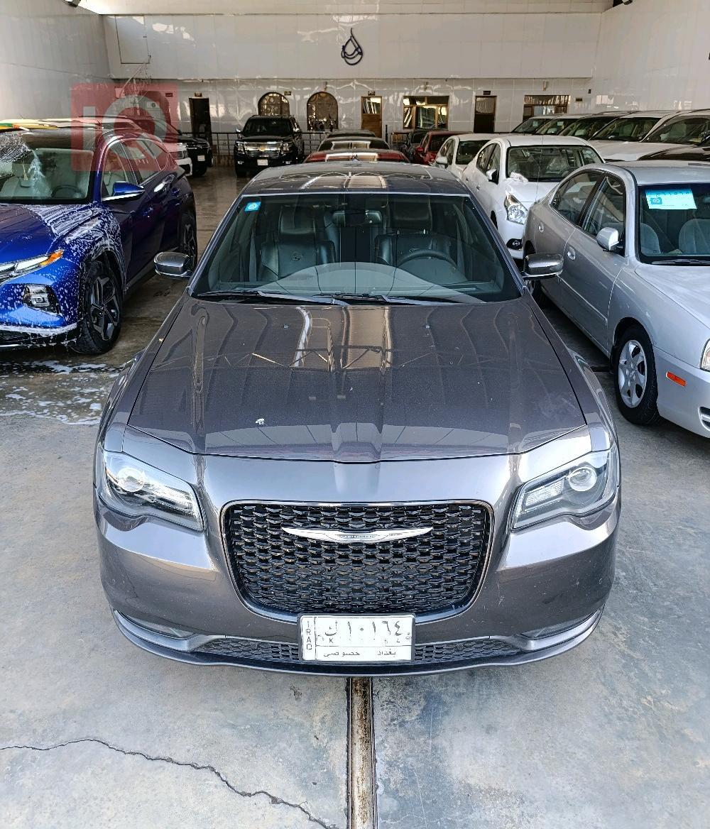 کرایسلەر 300